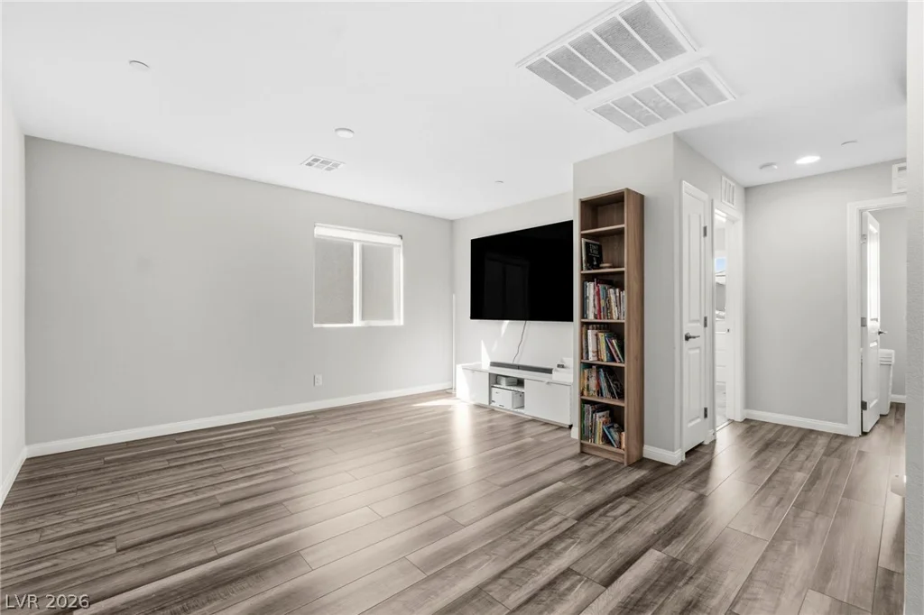 10415 Bagg, Las Vegas, NV 89166