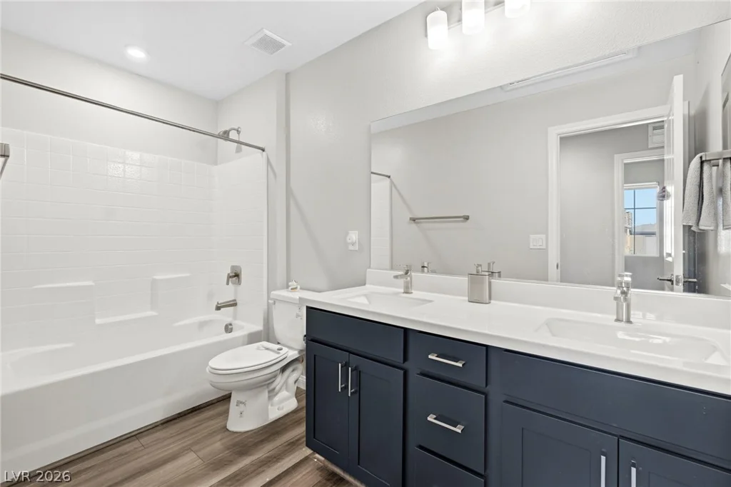 10415 Bagg, Las Vegas, NV 89166