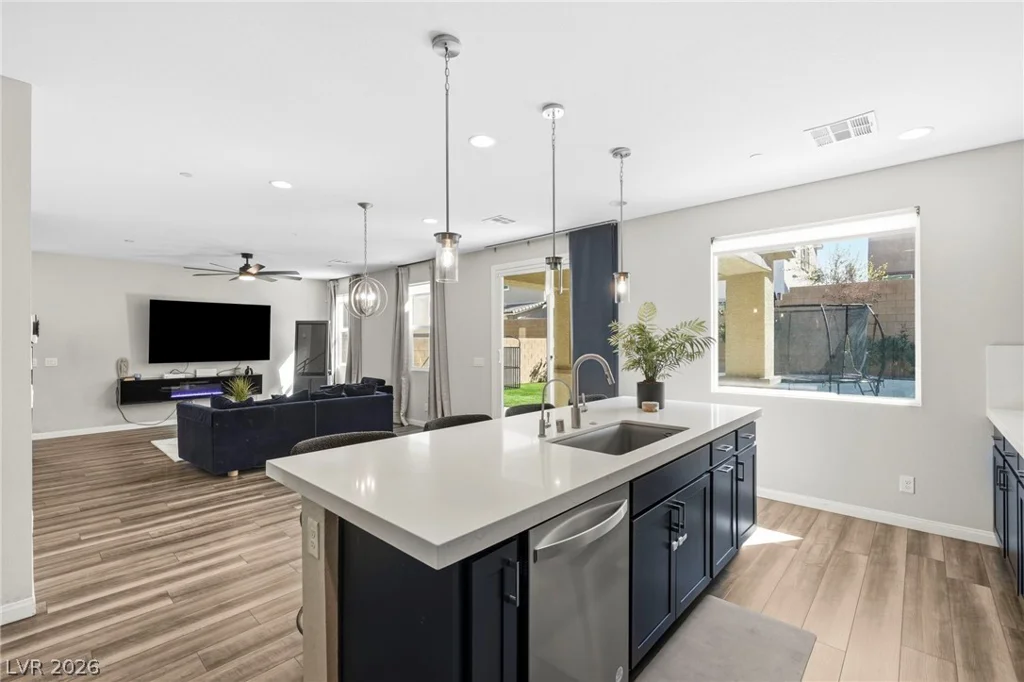 10415 Bagg, Las Vegas, NV 89166