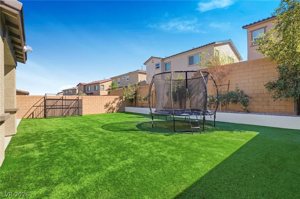 10415 Bagg, Las Vegas, NV 89166