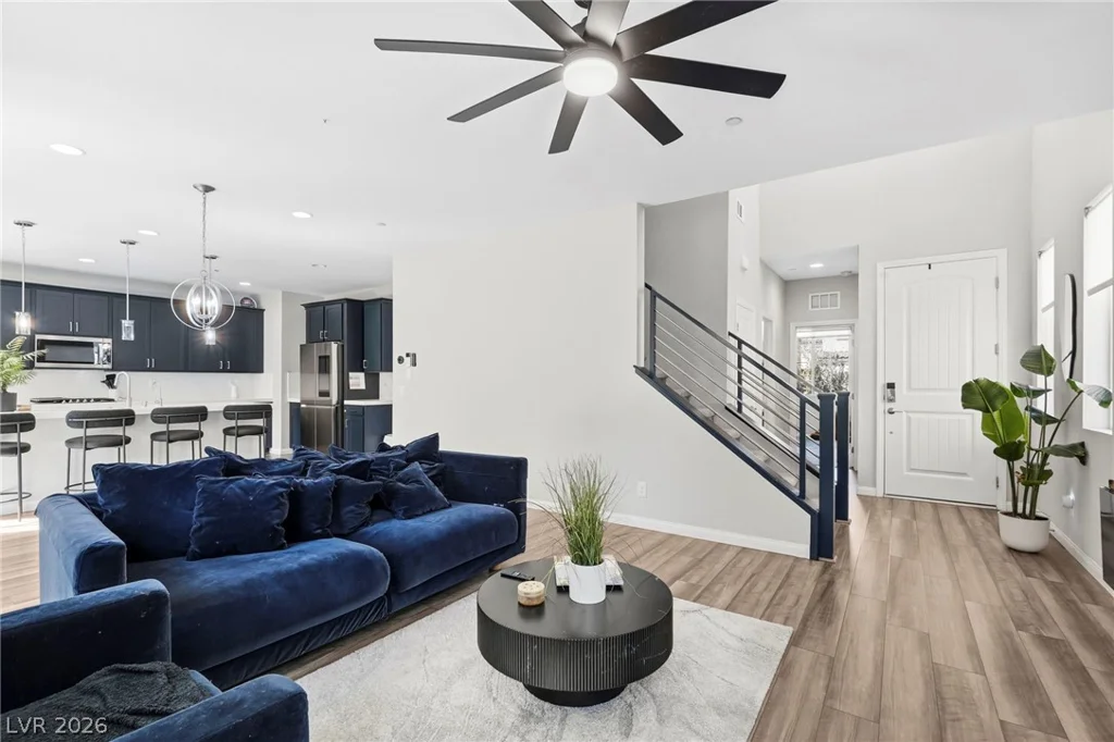 10415 Bagg, Las Vegas, NV 89166