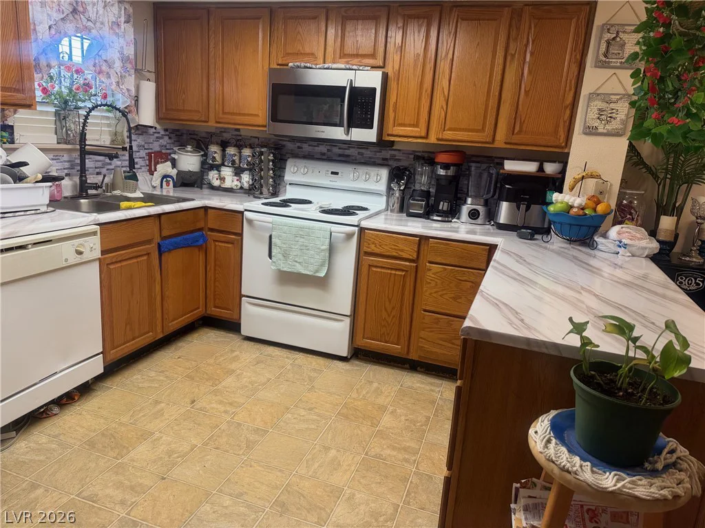 6033 Vegas, Las Vegas, NV 89108
