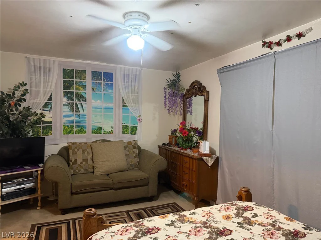 6033 Vegas, Las Vegas, NV 89108