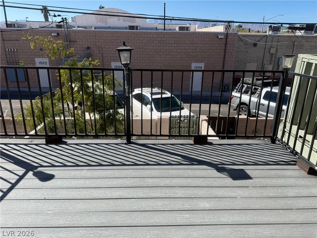 6033 Vegas, Las Vegas, NV 89108