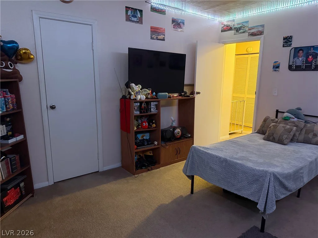 6033 Vegas, Las Vegas, NV 89108
