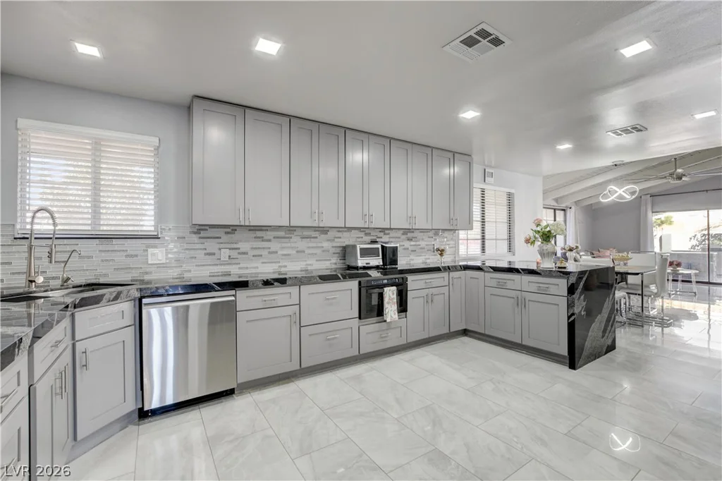 4915 Nevada, Las Vegas, NV 89104