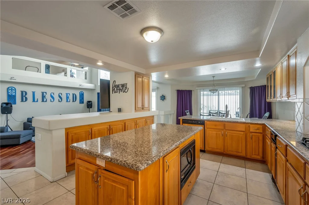 7685 Golden Lantern, Las Vegas, NV 89139