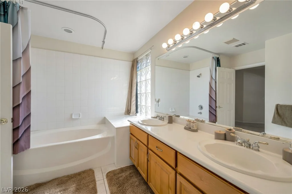 7685 Golden Lantern, Las Vegas, NV 89139
