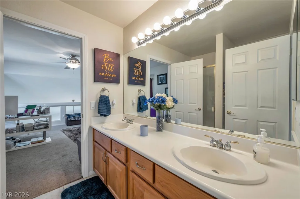 7685 Golden Lantern, Las Vegas, NV 89139