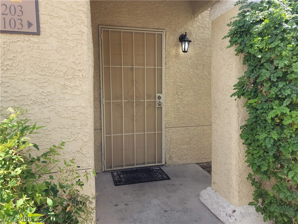 2801 Rainbow, Las Vegas, NV 89108