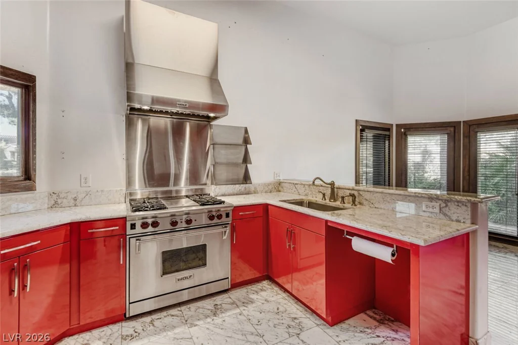 7296 Mission Hills, Las Vegas, NV 89113