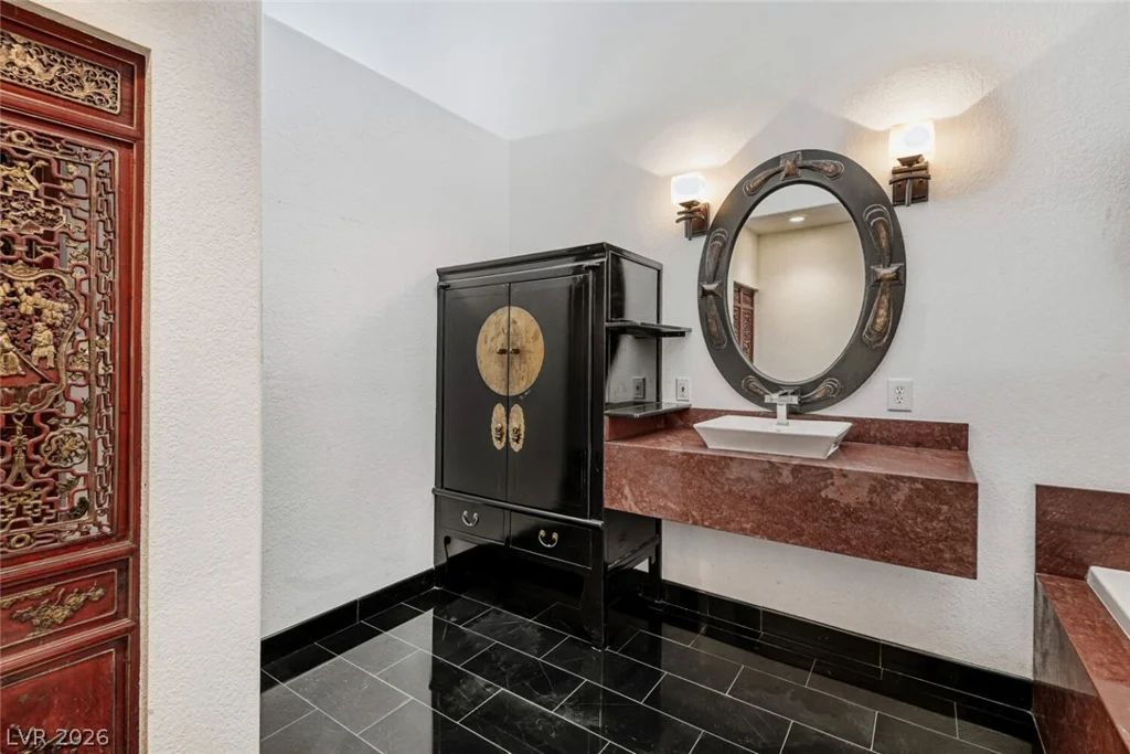 7296 Mission Hills, Las Vegas, NV 89113