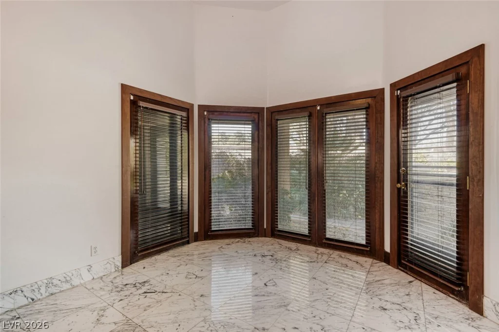7296 Mission Hills, Las Vegas, NV 89113