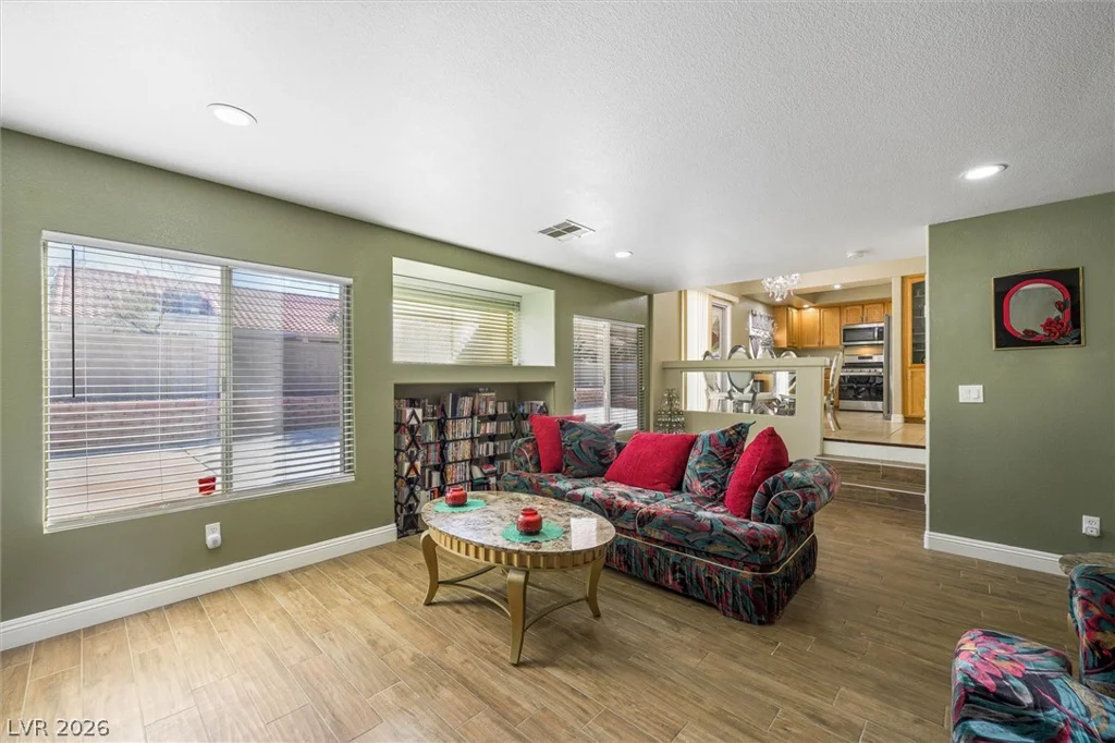 1549 Silver Glen, Las Vegas, NV 89123