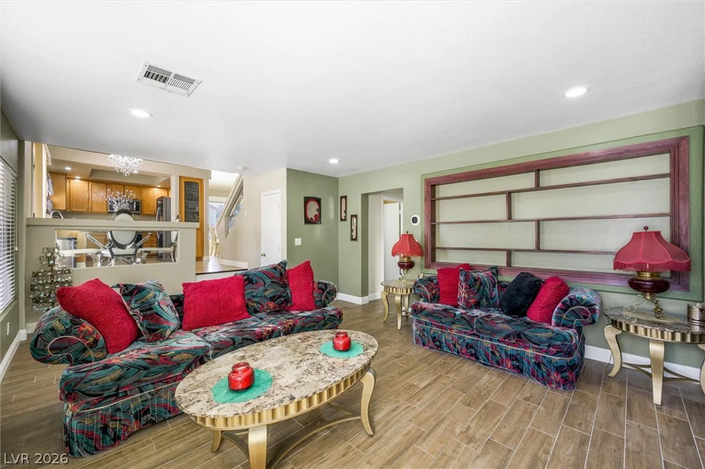 1549 Silver Glen, Las Vegas, NV 89123
