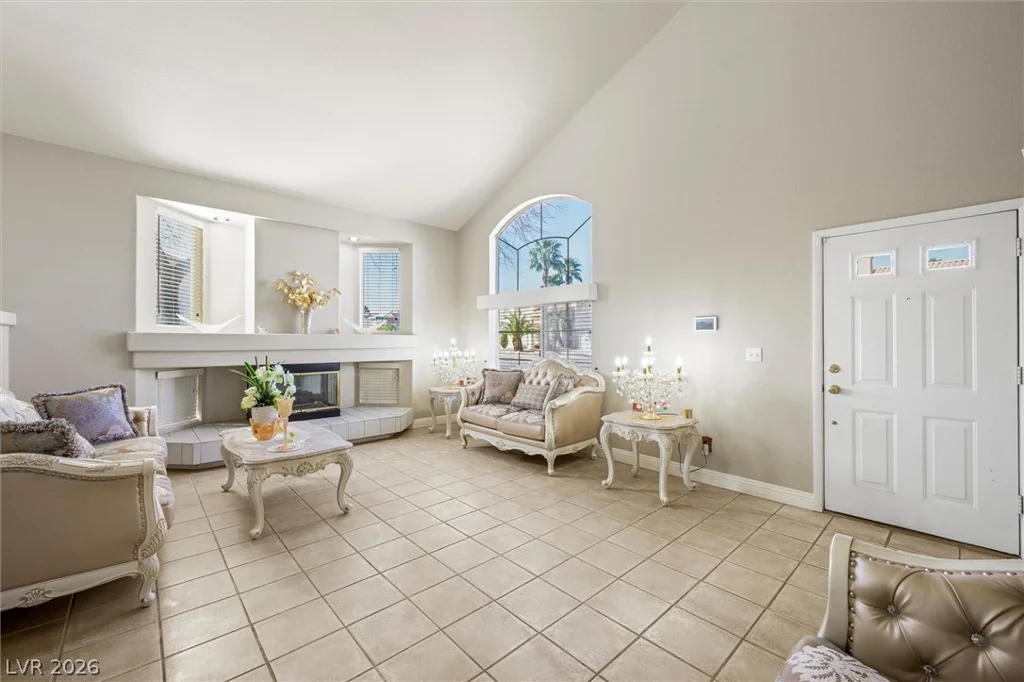 1549 Silver Glen, Las Vegas, NV 89123