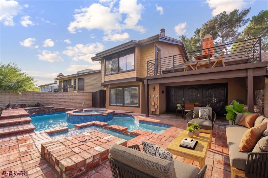 968 Pinehurst, Las Vegas, NV 89109