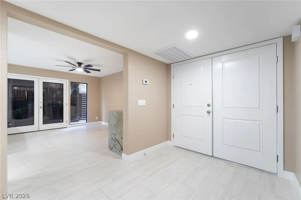 968 Pinehurst, Las Vegas, NV 89109