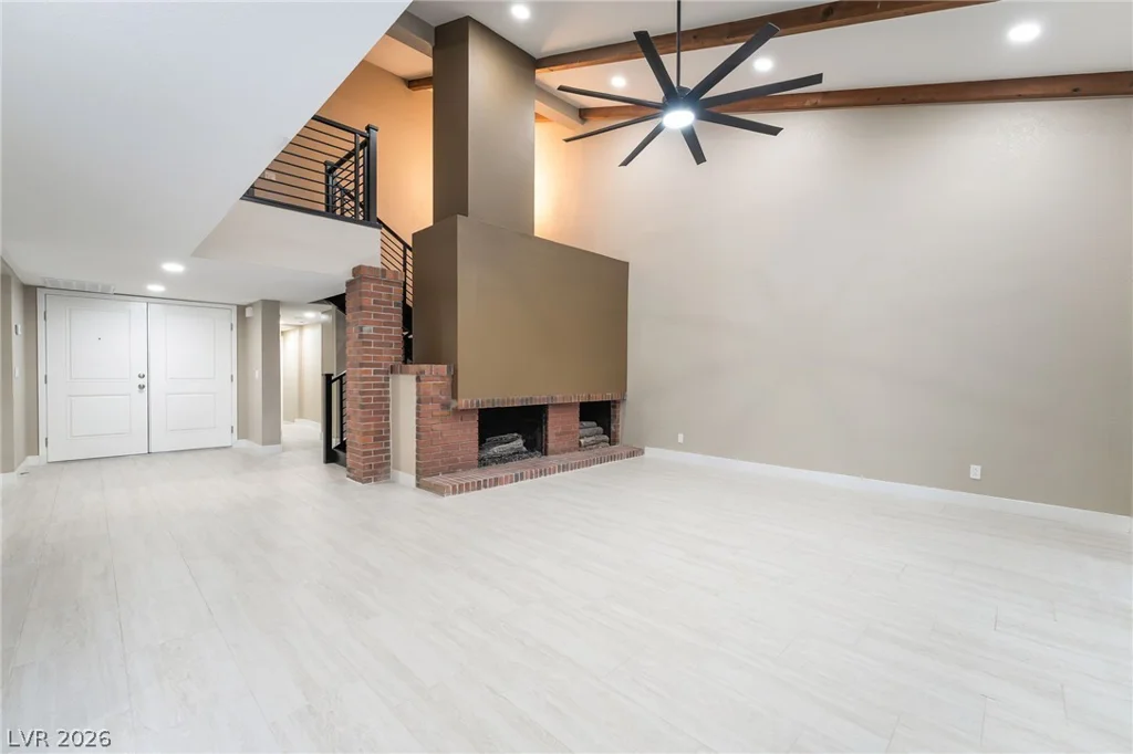 968 Pinehurst, Las Vegas, NV 89109