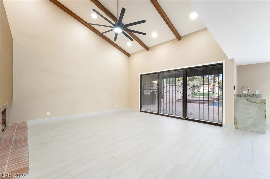 968 Pinehurst, Las Vegas, NV 89109