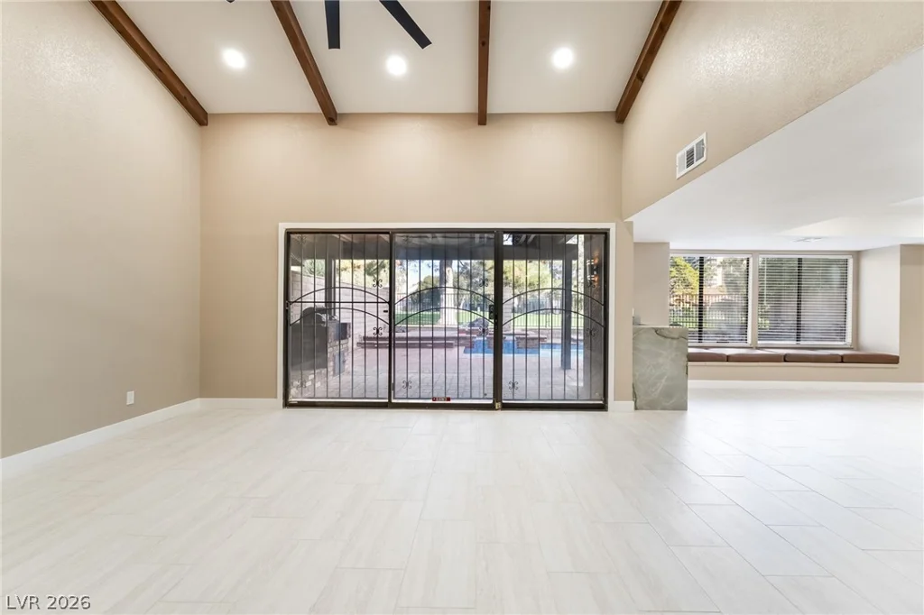 968 Pinehurst, Las Vegas, NV 89109
