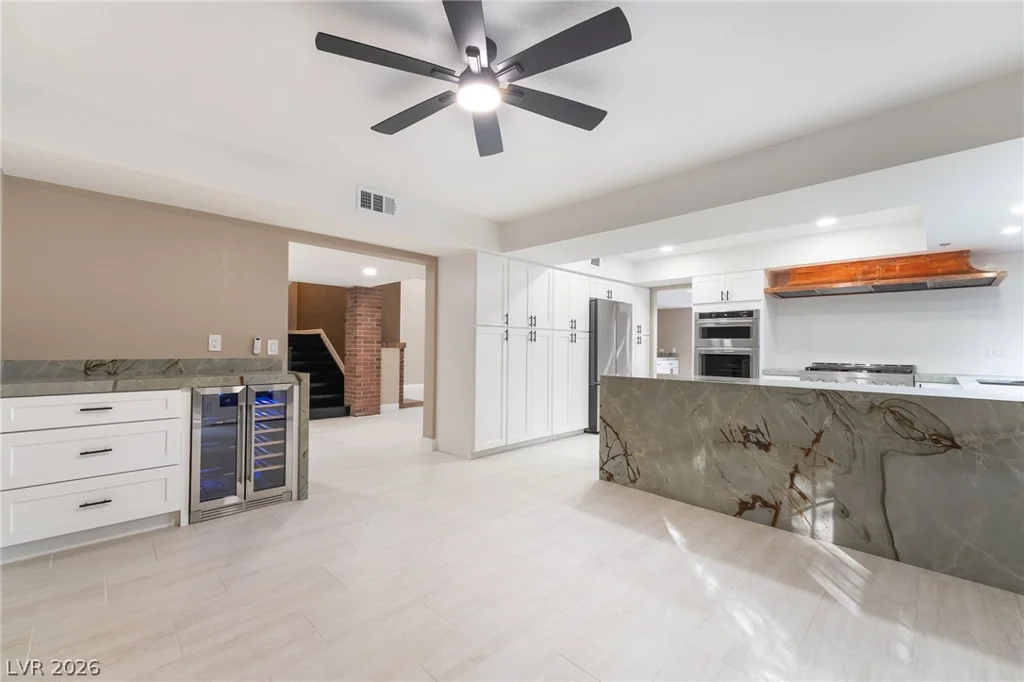 968 Pinehurst, Las Vegas, NV 89109
