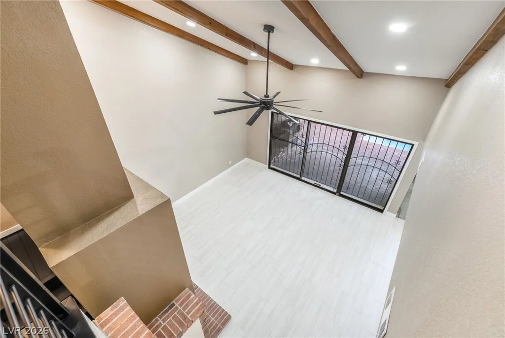 968 Pinehurst, Las Vegas, NV 89109