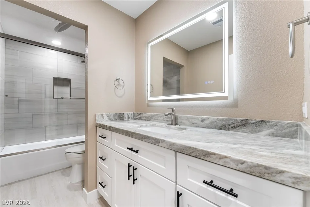 968 Pinehurst, Las Vegas, NV 89109