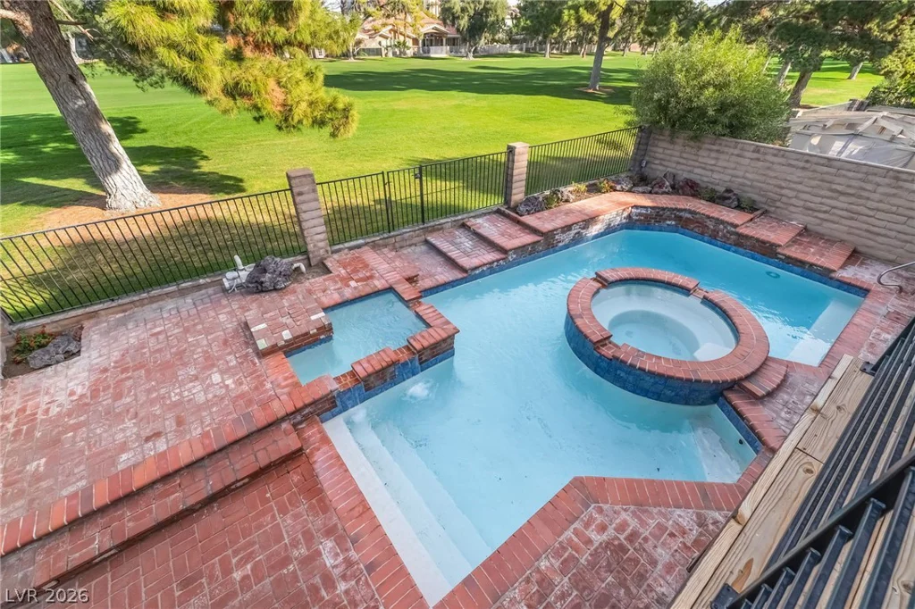 968 Pinehurst, Las Vegas, NV 89109