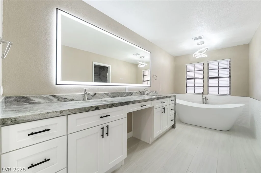 968 Pinehurst, Las Vegas, NV 89109