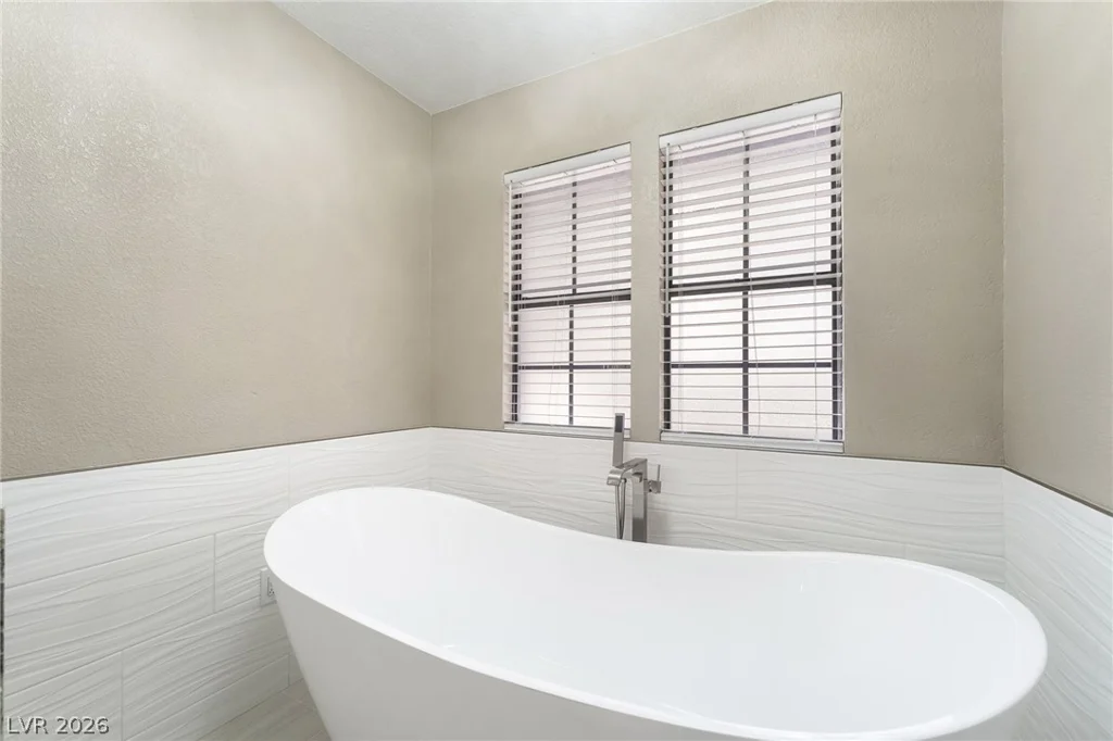 968 Pinehurst, Las Vegas, NV 89109