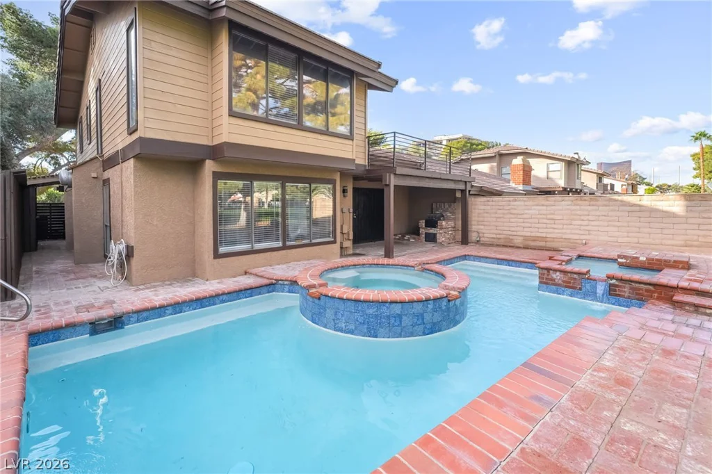 968 Pinehurst, Las Vegas, NV 89109