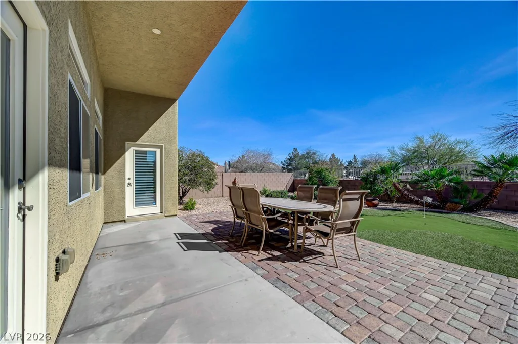8215 Southern Comfort, Las Vegas, NV 89131