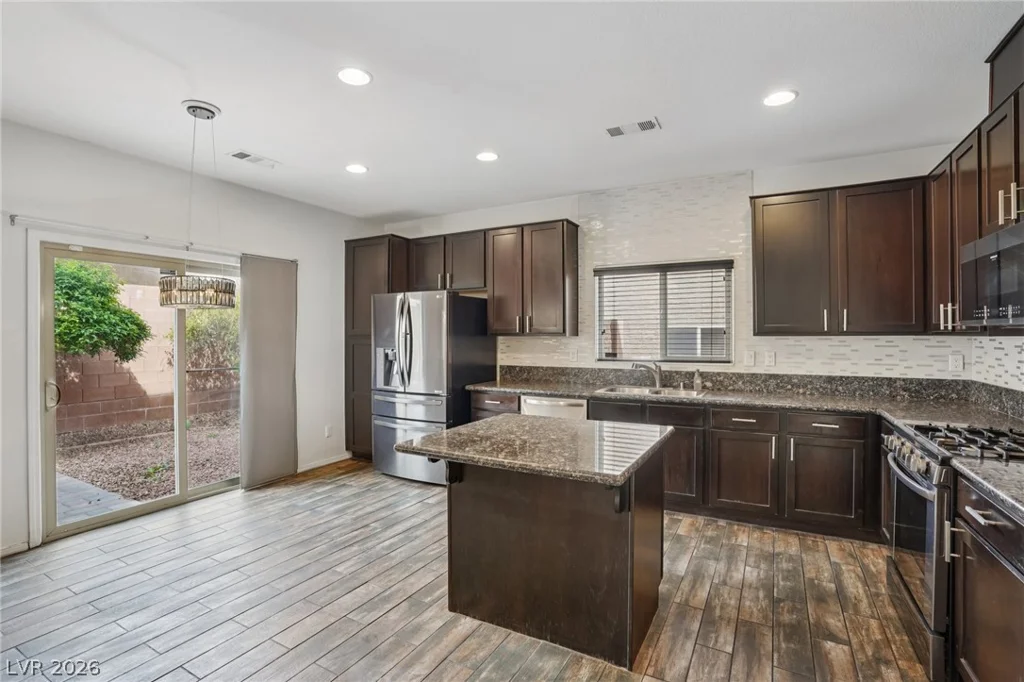 10612 Capitol Peak, Las Vegas, NV 89166