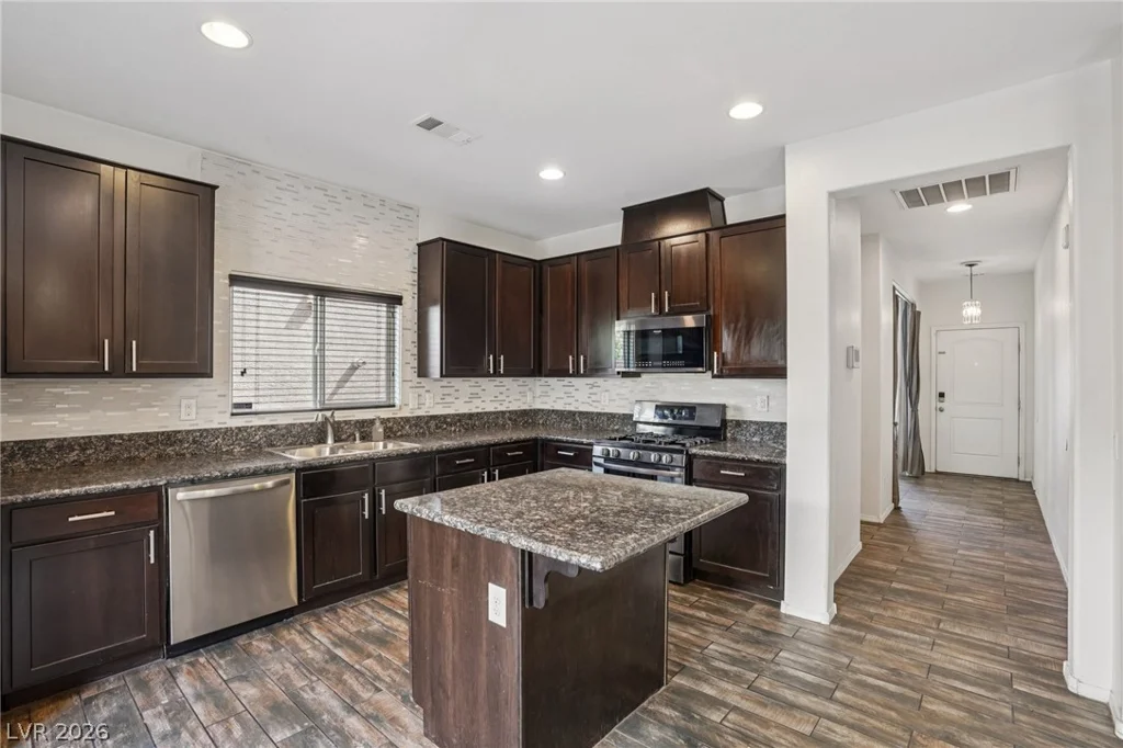 10612 Capitol Peak, Las Vegas, NV 89166