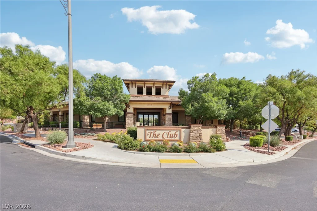 10612 Capitol Peak, Las Vegas, NV 89166
