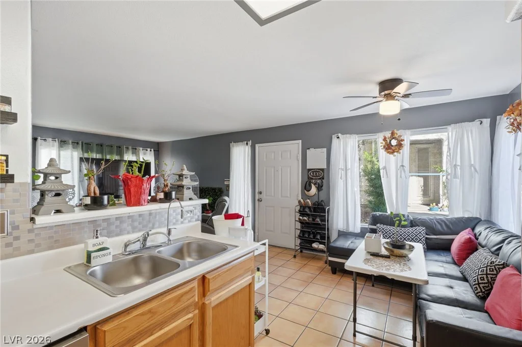 3065 Casey, Las Vegas, NV 89120