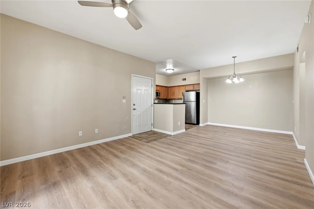 10237 King Henry, Las Vegas, NV 89144