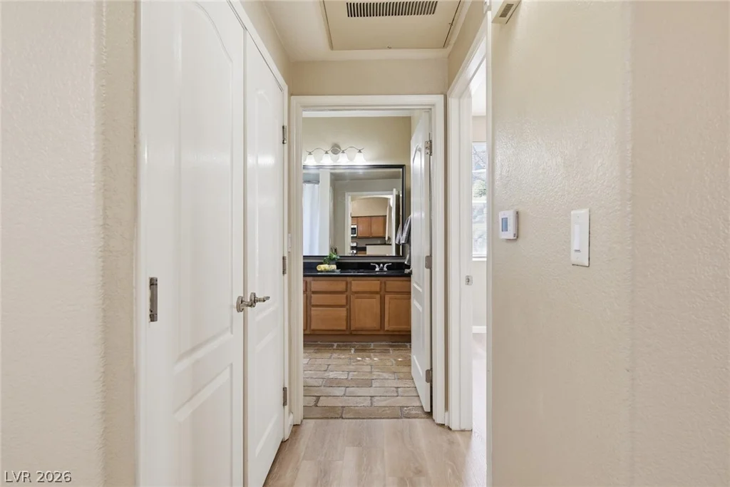 10237 King Henry, Las Vegas, NV 89144