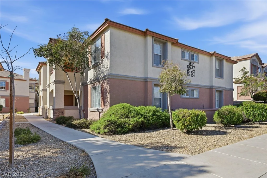 10237 King Henry, Las Vegas, NV 89144