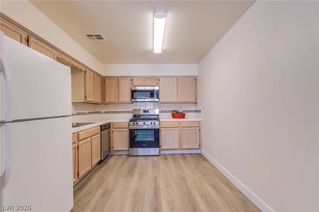 2140 Chertsey, Las Vegas, NV 89108