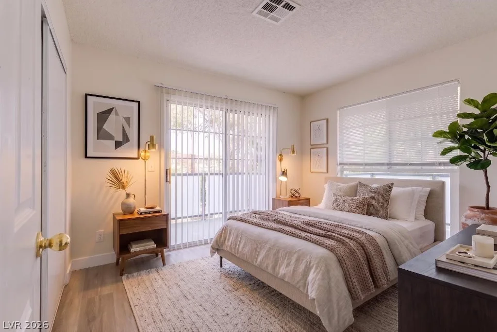 2140 Chertsey, Las Vegas, NV 89108