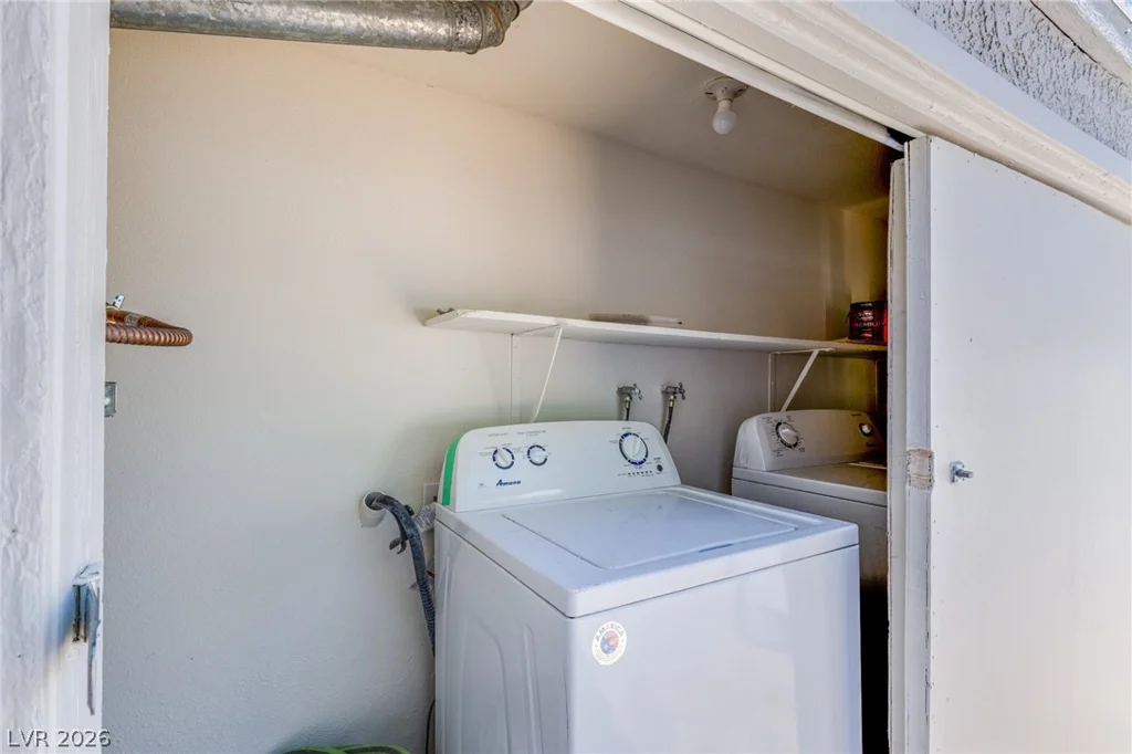 2140 Chertsey, Las Vegas, NV 89108