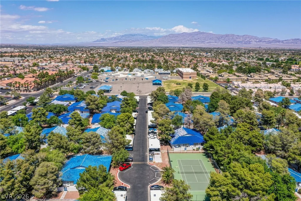 2140 Chertsey, Las Vegas, NV 89108