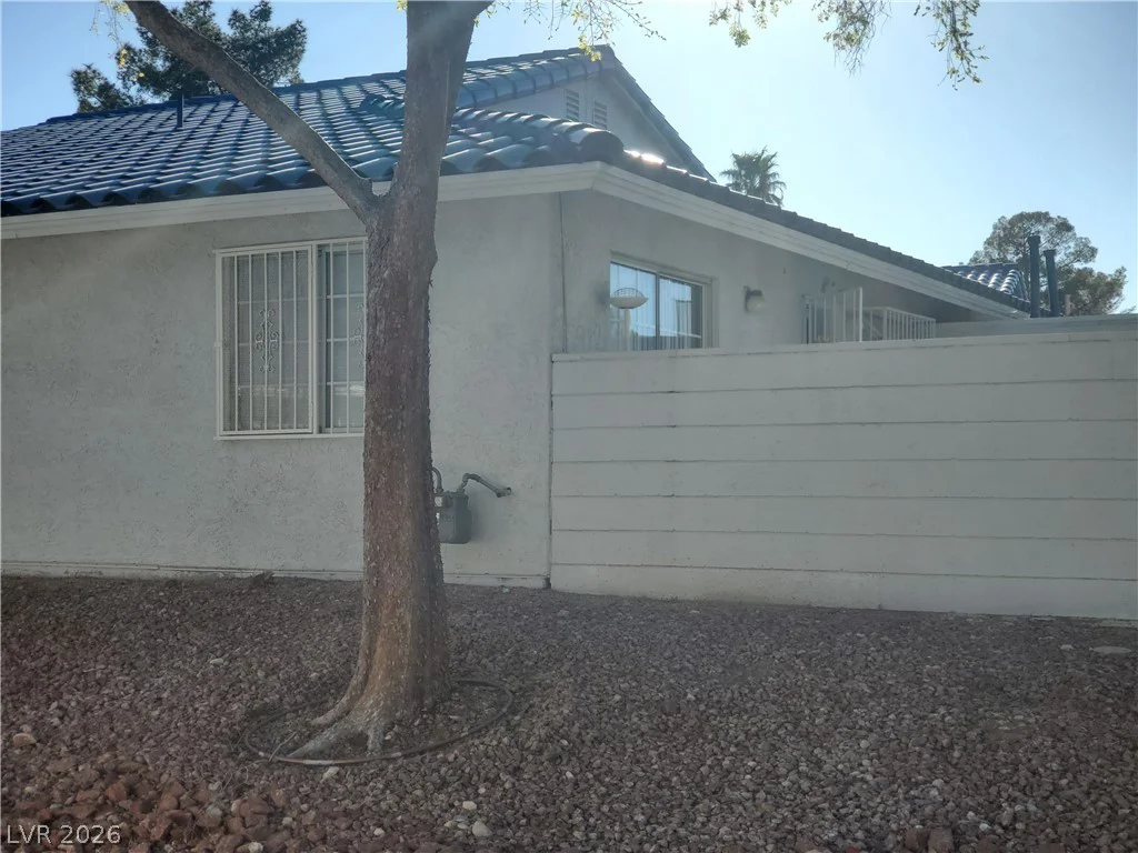 2140 Chertsey, Las Vegas, NV 89108