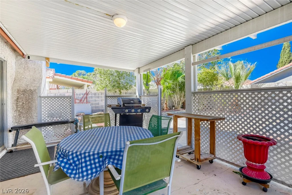 760 Inglenook, Las Vegas, NV 89123