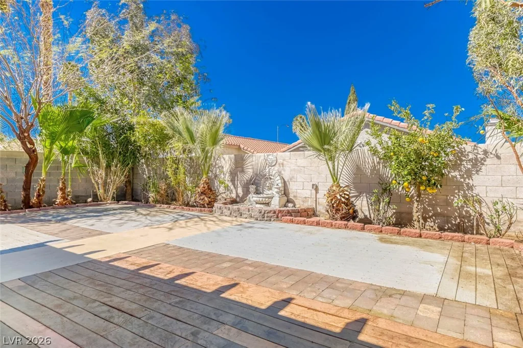 760 Inglenook, Las Vegas, NV 89123