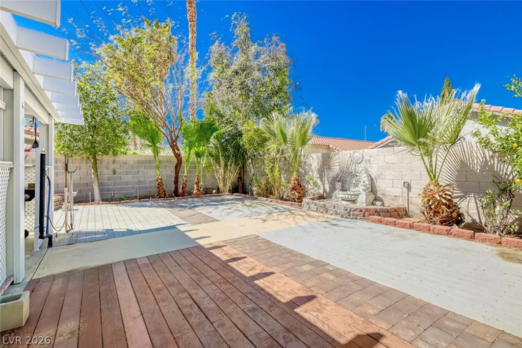 760 Inglenook, Las Vegas, NV 89123