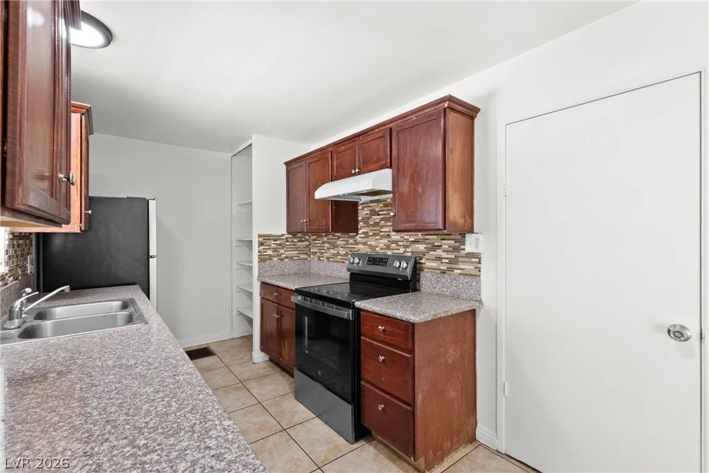 2909 Merritt, Las Vegas, NV 89102
