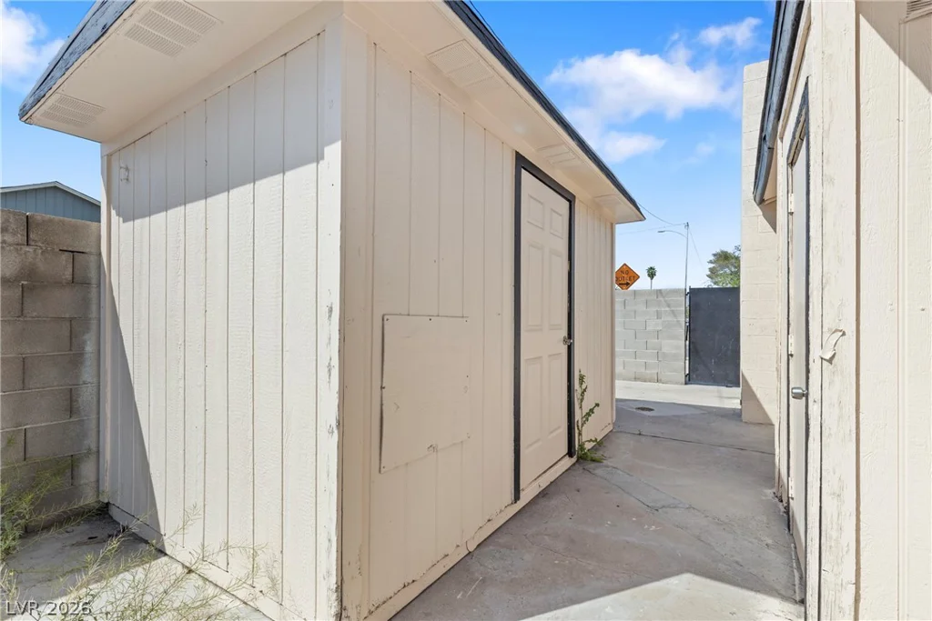 2909 Merritt, Las Vegas, NV 89102